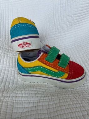 Vans Toddler Rainbow Low-Top Velcro Sneakers
